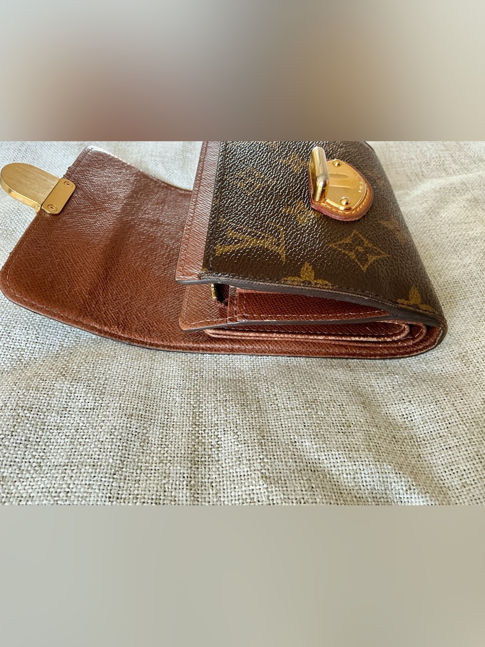 Louis Vuitton Monogram Canvas Brown Wallet with Gold Hardware - Picture 11 of 11